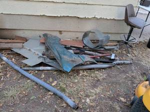 lot 973 image: Scrap metal pile