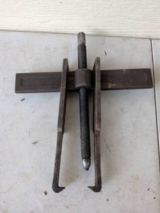 lot 1010 image: Parallel Clamp with Threaded Screw