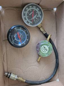 lot 1011 image: Manifold Gauge Set 3 Piece Compression Fittings Pressure Tester