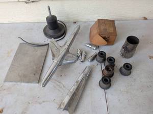 lot 1013 image: Automotive Brake Lathe Cutter Bits and Suction Cup Holder Tool Lot
