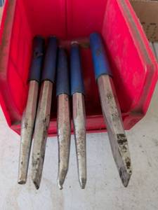 lot 1018 image: 5 Piece Chisel Set with Black Handles and Red Bin Storage