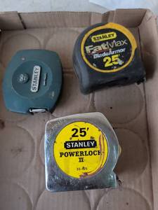 lot 1029 image: Stanley Tape Measure Lot 25 ft PowerLock II 33-425 FatMax BladeArmor