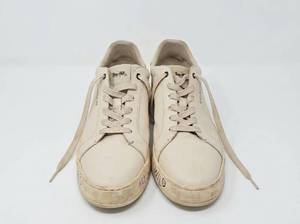lot 62805 image: Coach Clip Low Top Sneakers White - US 10D