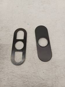 lot 20705 image: Delta Faucet Escutcheon Plate Trim Ring Set