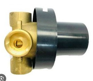 lot 20930 image: Signature Hardware SH6103 3-Way Transfer Valve 34