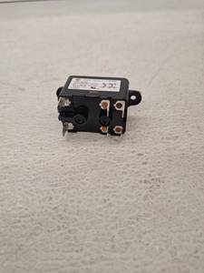 lot 21014 image: Mars 92380 Heavy Duty Switching Relay (22-Pack)