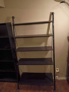 lot 913 image: Bookshelf.  5 Shelves.  77 x 39 x 19
