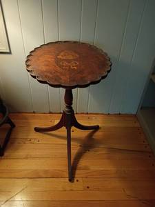 lot 966 image: Vintage Table with Scalloped Pie Crust Edge and a Central Bouquet Inlay.  28 x 18 x 24