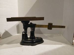 lot 1001 image: Balance Scale with Ruler and Weights