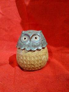 lot 1012 image: Owl Figurine Decorative bank