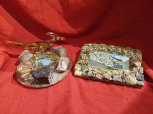 lot 1030 image: Two Decorative Souvenir Items with Mountain Scenes and Mineral Base