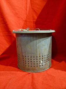 lot 1032 image: Minnow bucket