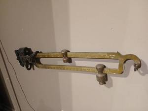 lot 1037 image: Parallel Ruler Measuring Tool 200mm bring tools to remove from wall