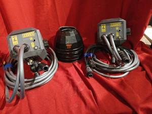 lot 1044 image: Balcar Zoom Bitube Flash Head Units with FX 60 Dome Attachments