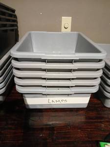 lot 1083 image: Light gray Plastic Bus Tubs 5 piece Lot  21x17x7