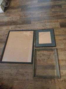 lot 1095 image: Picture Frames Lot of 3 Assorted Sizes largest 31.5 x 25