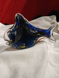lot 1103 image: Karg Glass Fish Figurine Blue with Multicolor Accents 4.5 x 6