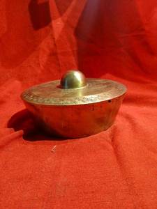 lot 1130 image: Vintage possible Brass Nipple Gong Kulintang