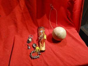 lot 1139 image: Dan Tranh instrument, Mixed Lot