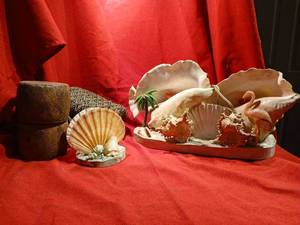 lot 1150 image: Conch Decorative Shell and Tropical Figurine lamp needs  new electric cord, seashell decorations,  and net