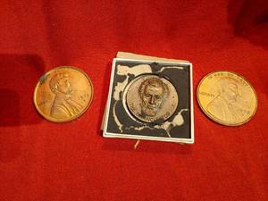 lot 1162 image: US Coins Lot Lincoln Cents 1970s Medallion Encased
