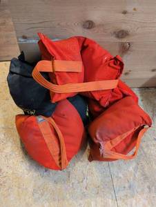 lot 1304 image: Large Lot of 6 photographer sandbags, located in studio