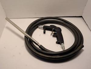 lot 1350 image: Air Tool Spray Gun AT1261 F0416 with Hosing