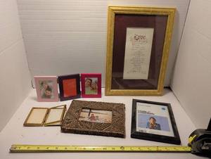 lot 1374 image: Photo Frames in Various Sizes