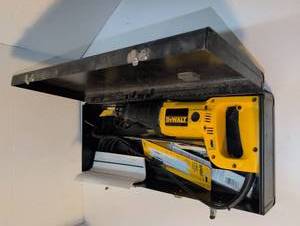 lot 1395 image: DeWalt Reciprocating Saw with Case and Accessories