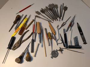 lot 1398 image: Woodworking Hand Tools. Chisels Gouges Drills Bits and more