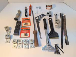 lot 1400 image: Assorted Hand Tools Lot Scrapers Chisels pipe cutters and more