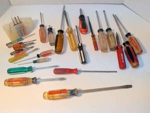 lot 1402 image: Screwdriver Lot Various Brands