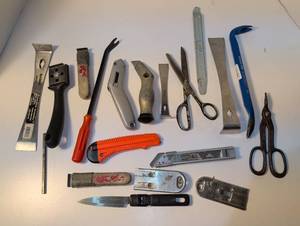 lot 1419 image: Hand Tools Lot Scrapers Chisels Scissors Knives Pry Bars