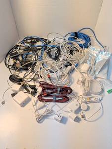 lot 1422 image: Lot of Assorted Cables Chargers and Computer Accessories