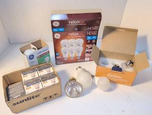 lot 1429 image: Mixed LED and Incandescent Light Bulbs Lot GE Relax Philips Sumlite MR16