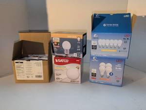lot 1472 image: LED Light Bulb Lot Energetic Satco G40 A15 E26 Base and morr