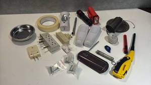 lot 1519 image: Assorted Household Tools and Electrical Accessories Lot