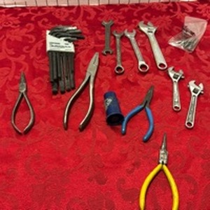 lot 1534 image: Craftsman hex keys, wrenches and needle nose pliers
