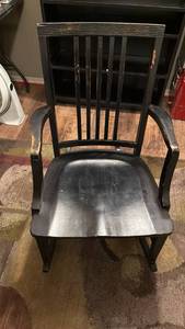 lot 1542 image: Rocking chair needs repainted 35x22x35 seat 16