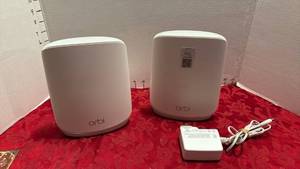 lot 1576 image: Netgear Orbi WiFi internet