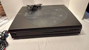 lot 1624 image: Technics multi compact disc player