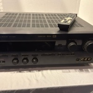 lot 1625 image: Yamaha receiver with remote and speaker cords