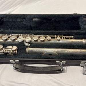 lot 1647 image: Vintage Yamaha flute with case
