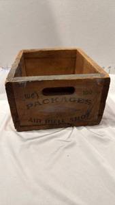 lot 1669 image: Vintage Air Rifle Shot wood box