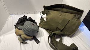 lot 1673 image: Vintage U.S. M9A1 field protective gas mask from the Korean War era