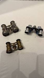 lot 1678 image: Vintage opera glasses