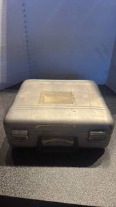 lot 1722 image: Aluminum photo case