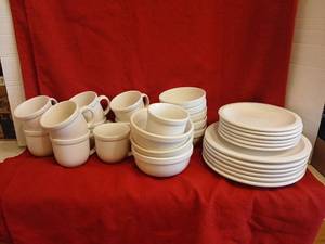 lot 1811 image: Culinary arts cafewareDinnerware 30 pieces bring boxes to haul items