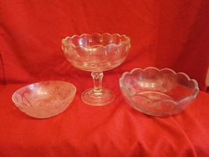 lot 1812 image: Clear Glass Bowls