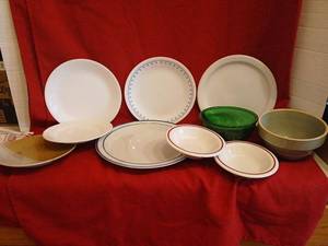 lot 1813 image: Tableware Lot 10 Pieces Mixed Plates Bowls